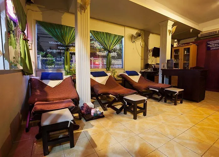 호텔 Grand Mandarin Latphrao 130 - No Parking 2*