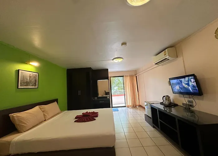 호텔 Grand Mandarin Latphrao 130 - No Parking 2*