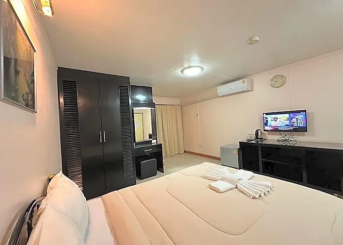 호텔 Grand Mandarin Latphrao 130 - No Parking