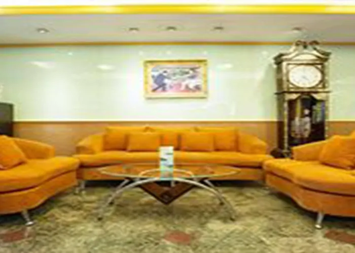 호텔 Grand Mandarin Latphrao 130 - No Parking 2*